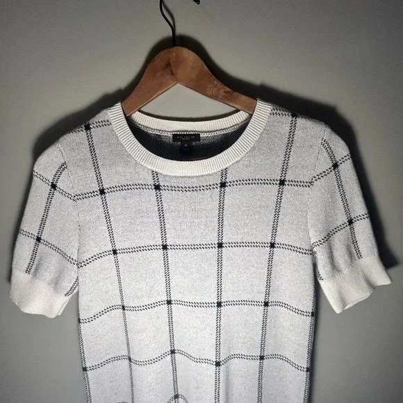 Ann Taylor Outlet Short Sleeve Sweater XS White With Detailing Classic‎ Polished - Picture 4 of 14